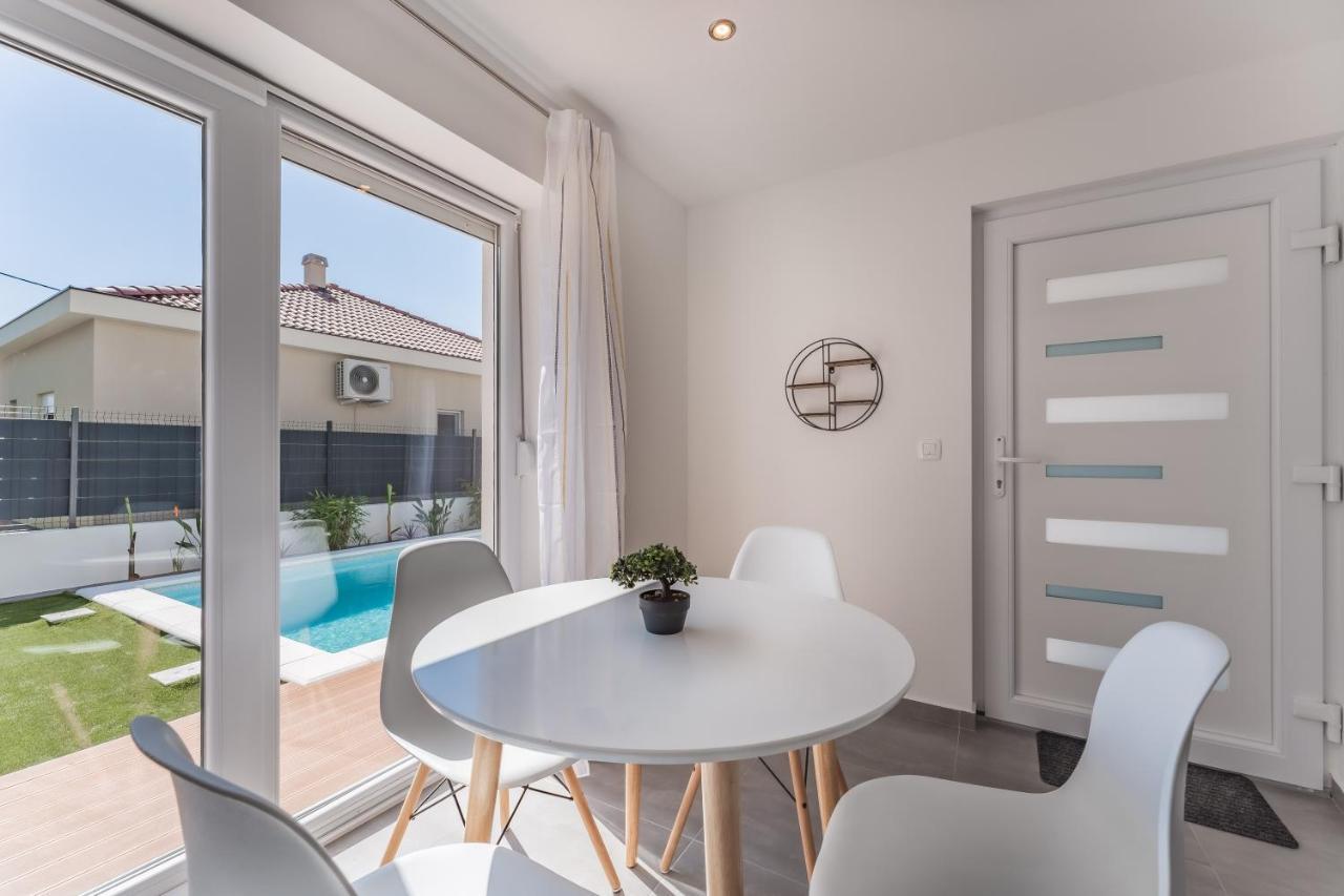 Bernie With A Pool Apartment Zadar