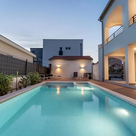 Bernie Apartments With A Pool Zadar Exterior photo